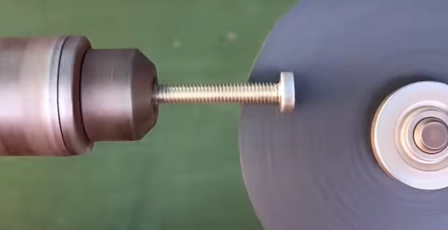      Обтачиваем болт