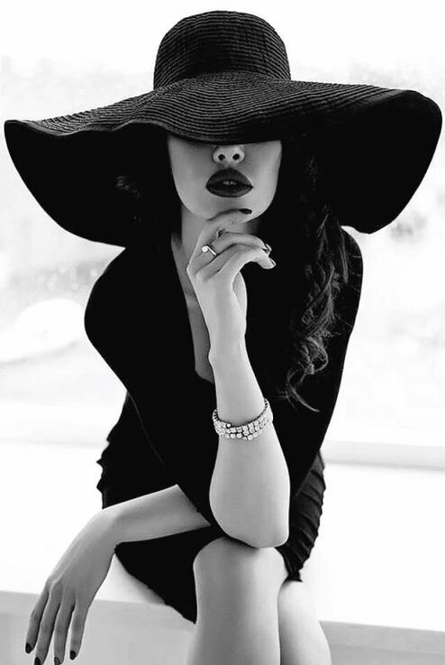 источник : kartinki-devushki-v-shlyape