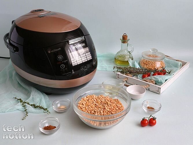 Подготавливаю всё необходимое для колбаски (мультиварка Hyundai HYMC-1610 ) / Изображение: дзен-канал technotion