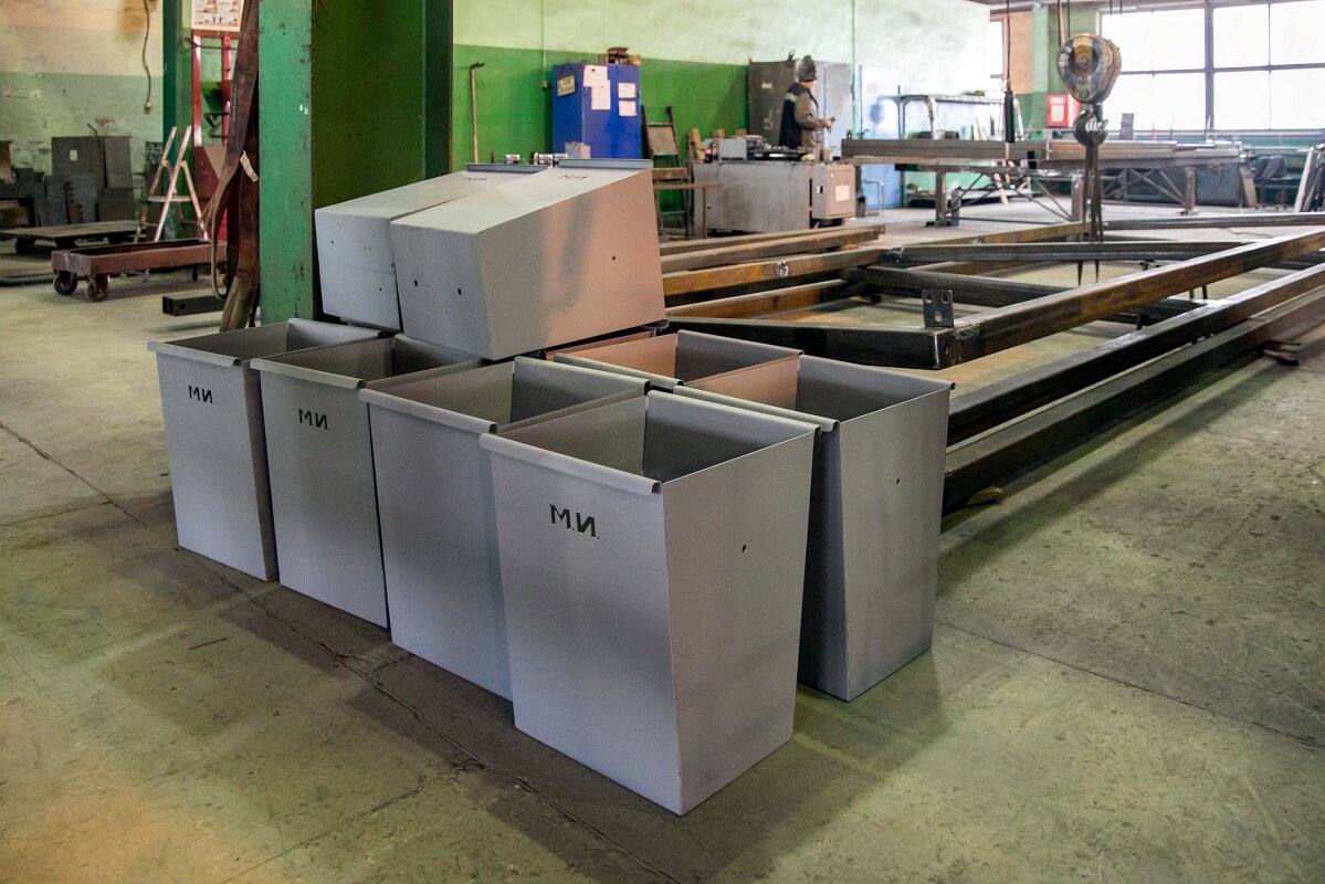    В Сургуте начали производство современных остановочных комплексов