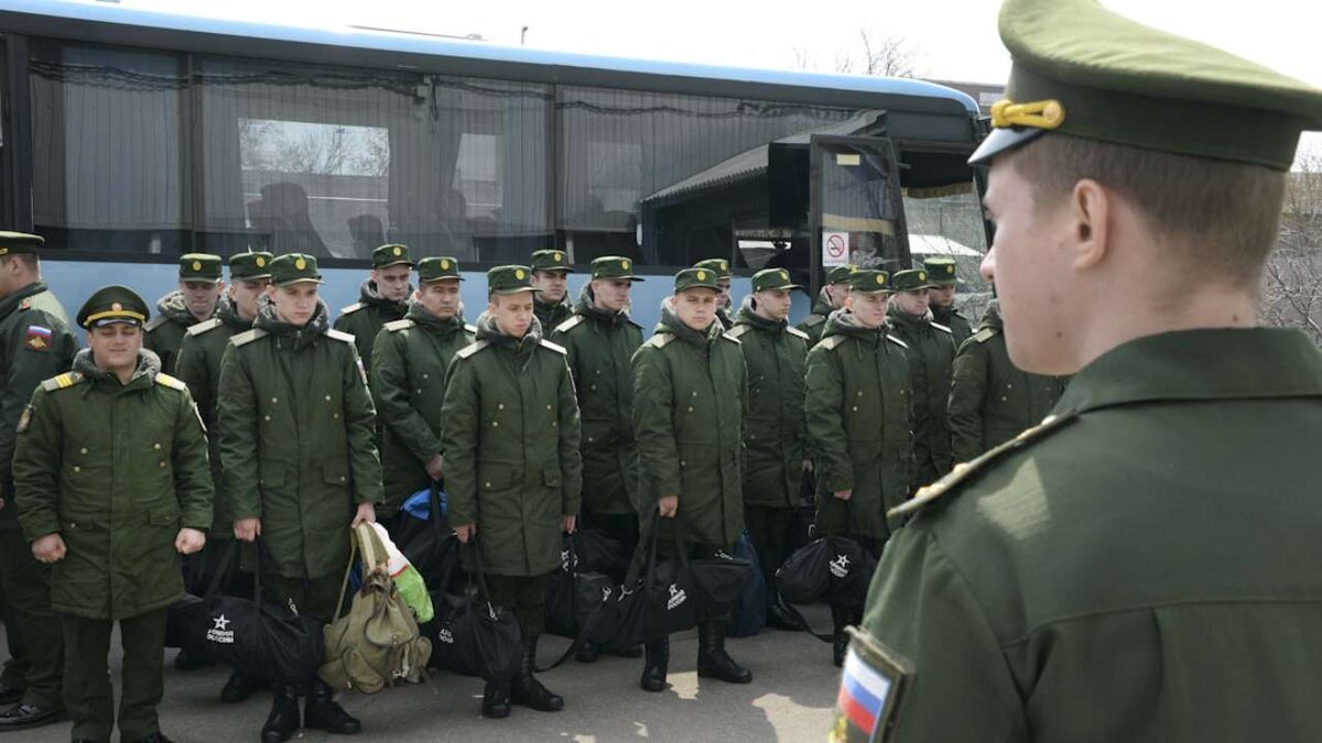    Госдума одобрила закон, дающий право офицерам арестовывать подчиненных без суда во время мобилизации