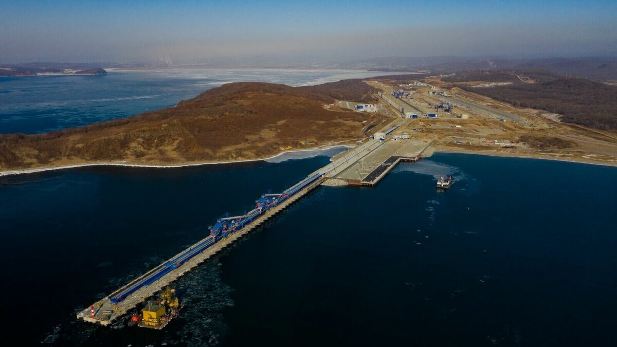     Генеральный директор ООО «Морской порт „Суходол“ Сергей Кропотов поздравляет губернатора Приморского края Олега Кожемяко с Днём Рождения.