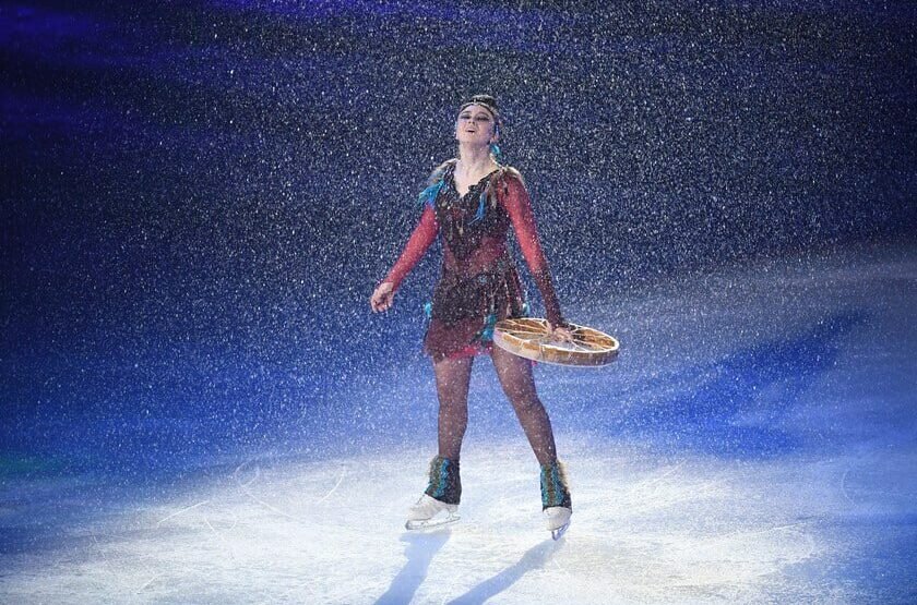    Камила Валиева «вызвала дождь» после своего проката в «Мегаспорте». Фото: Михаил Фролов, КП