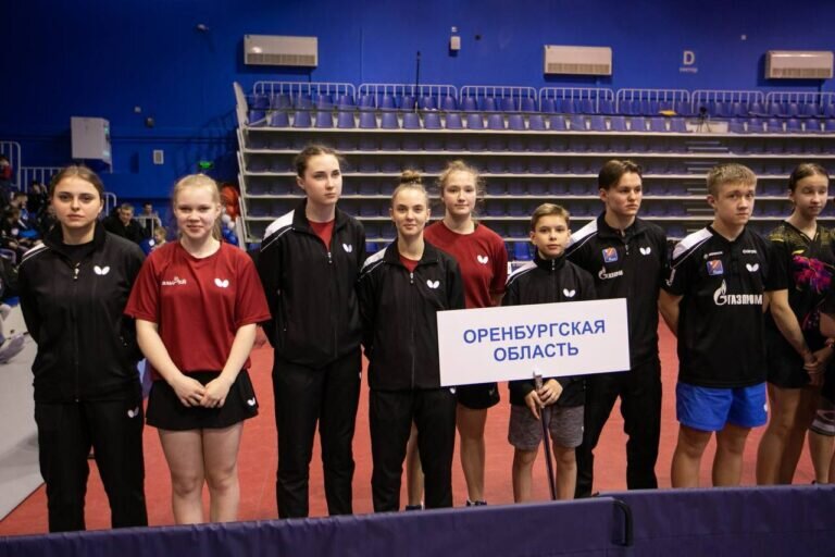    Денис Паслер поздравил команду по настольному теннису Оренбуржья с бронзовыми медалями Андрей Севостьянов