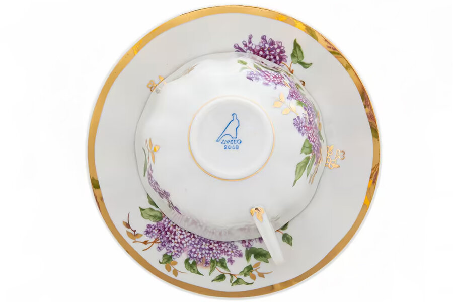 Чайная пара из сервиза «Сирень». 1960-е, Дулёво. Автор формы Серафима Евгеньевна Яковлева