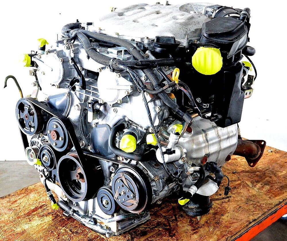 Двигатель VQ35DE - шестицилиндровый, V-образный, с двумя распредвалами в головке блока цилиндров, системой изменения фаз газораспределения и электронным впрыском топлива.-2