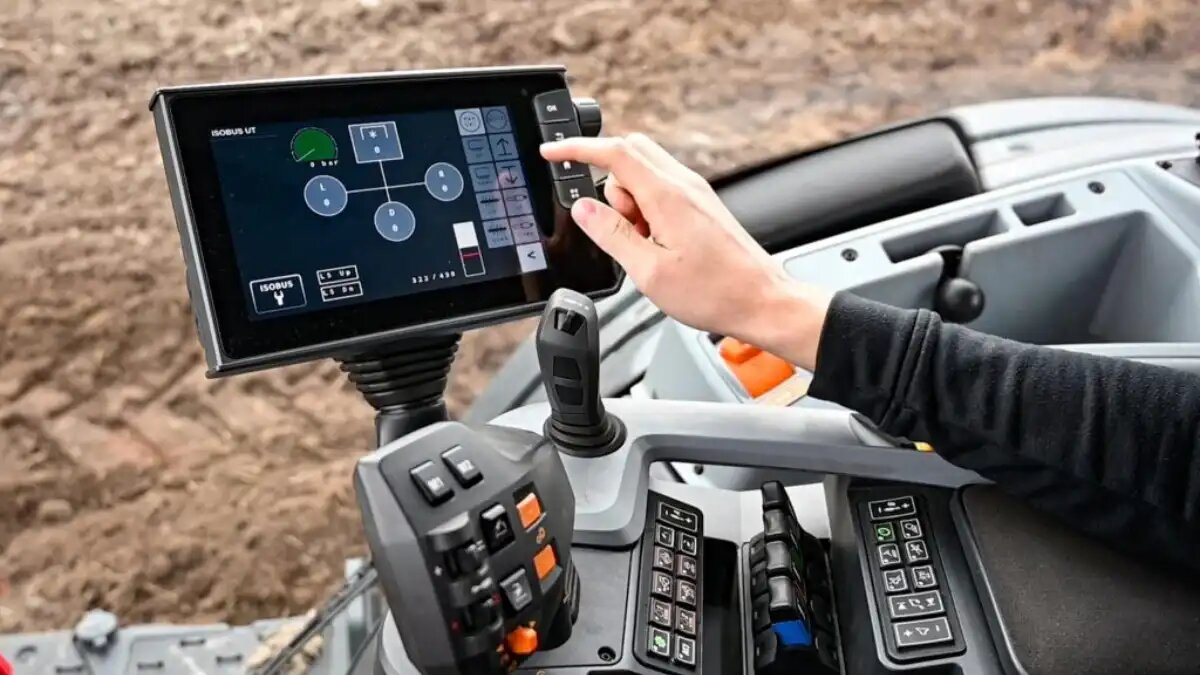 Фото: agroportal24h.cz/Pel Tuote Система ISOBUS Pel Tuote была одобрена AEF, что гарантирует ее совместимость с различными тракторами