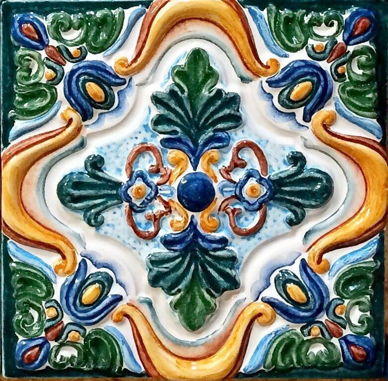 Керамические изразцы (фото взято с Яндекс.Картинки)