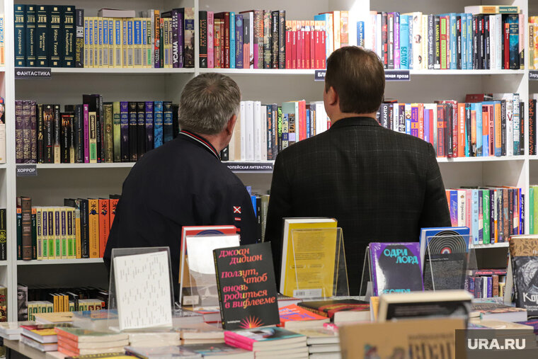    Ситуация с выпуском зарубежных книг в стране начинает улучшаться, отметили в «Росмэн»