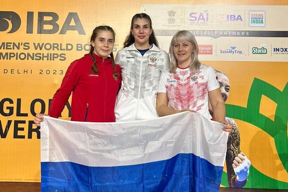     Анастасия Демурчян вместе с тренером Мариной Голубевой. Фото: личный архив.