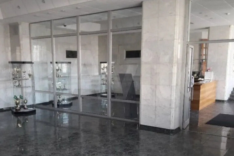    В здании можно разместить офисы, банк или медучреждение