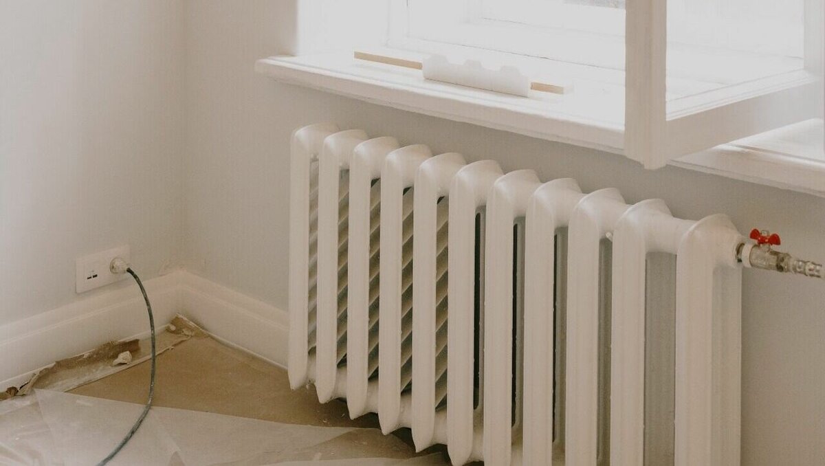     На улице теплеет с каждым днем, и жители Абакана все чаще интересуются, когда в городе отключат отопление. «Новая Хакасия» задала эти вопросы чиновникам.