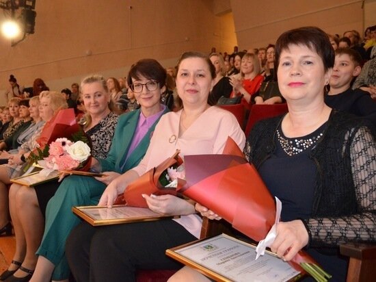     Лучших учителей наградили в честь открытия года наставника в Комсомольске. ФОТО: администрация Комсомольска