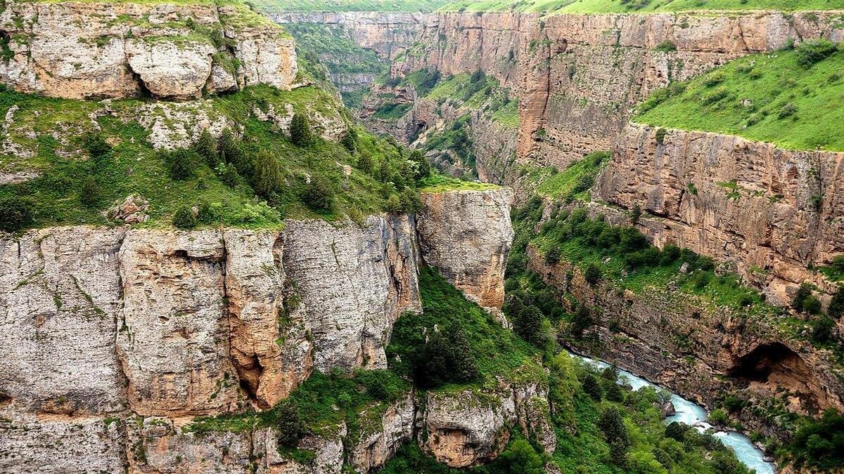    Река Аксу. Аксу-Джабаглинский заповедник:Wikimedia/Babaw