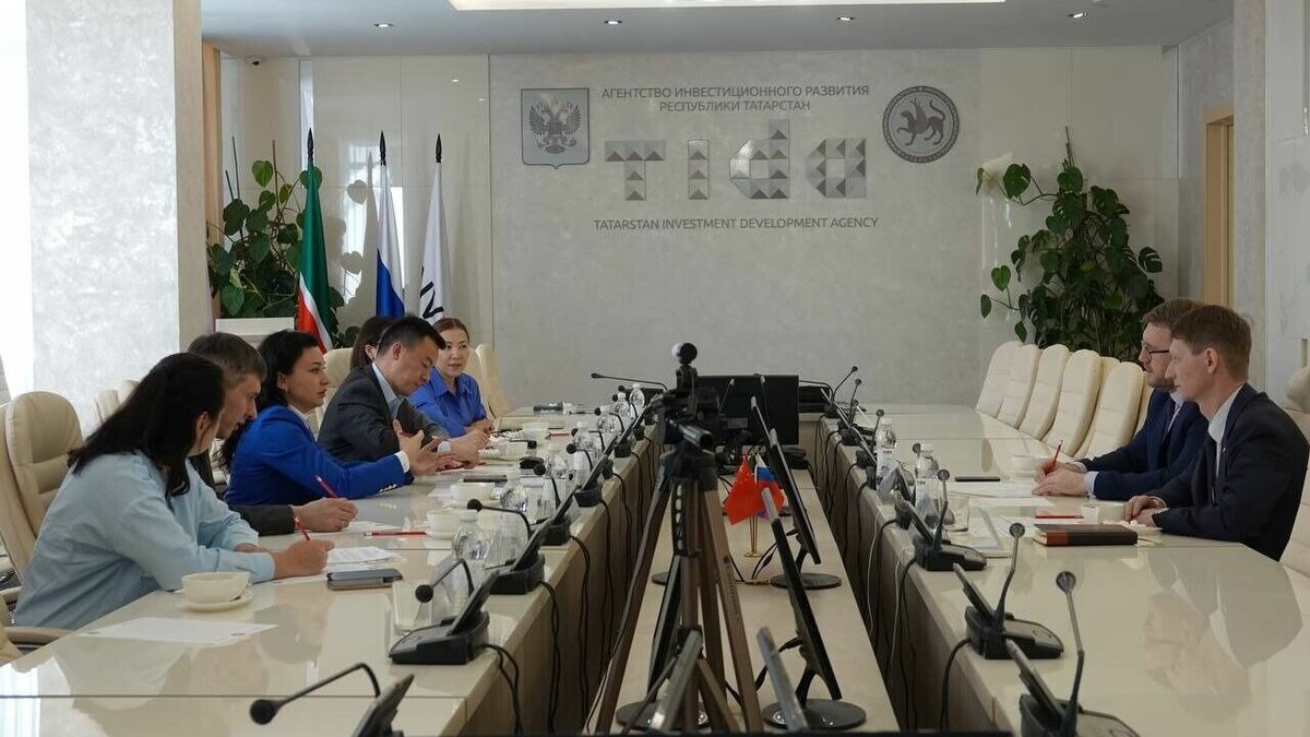     В Зеленодольском районе Татарстана собираются запустить производство лифтов. Этим займутся «Татлифт» и китайская компания. Об этом сообщила пресс-служба Агентства инвестиционного развития (АИР) РТ.