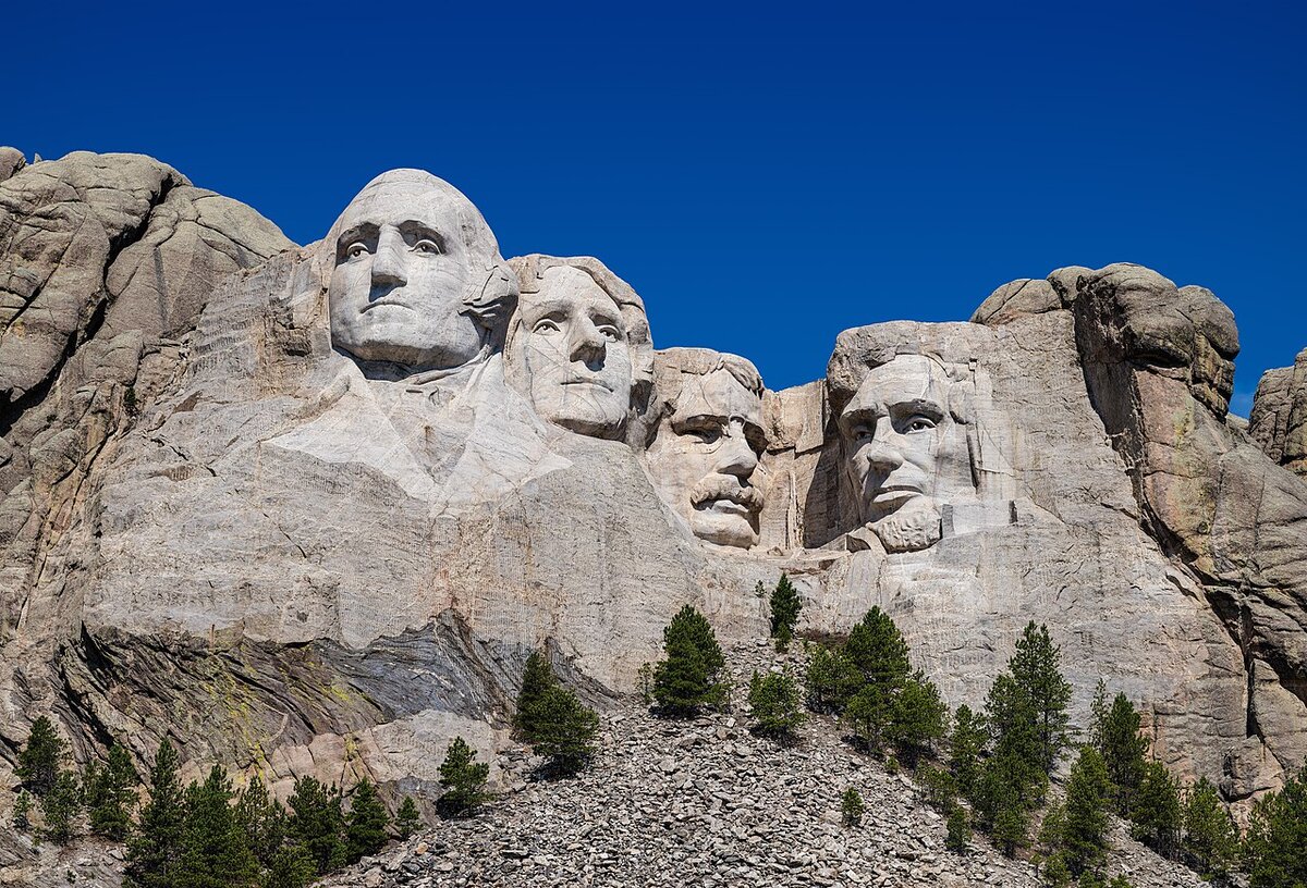 MOUNT RUSHMORE