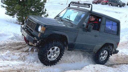 Древний Mitsubishi Pajero против 510 сильного Range Rover на пневме