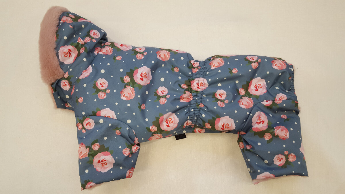 Комбинезон для мелкой собаки в цветах