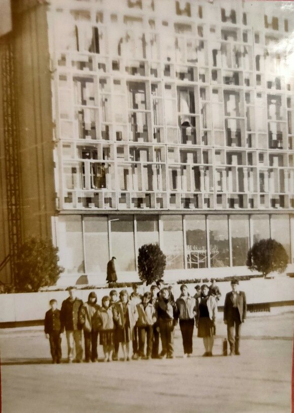 Андрей крайний, самый маленький. Я в центре. Можно сказать, выбражаю.))