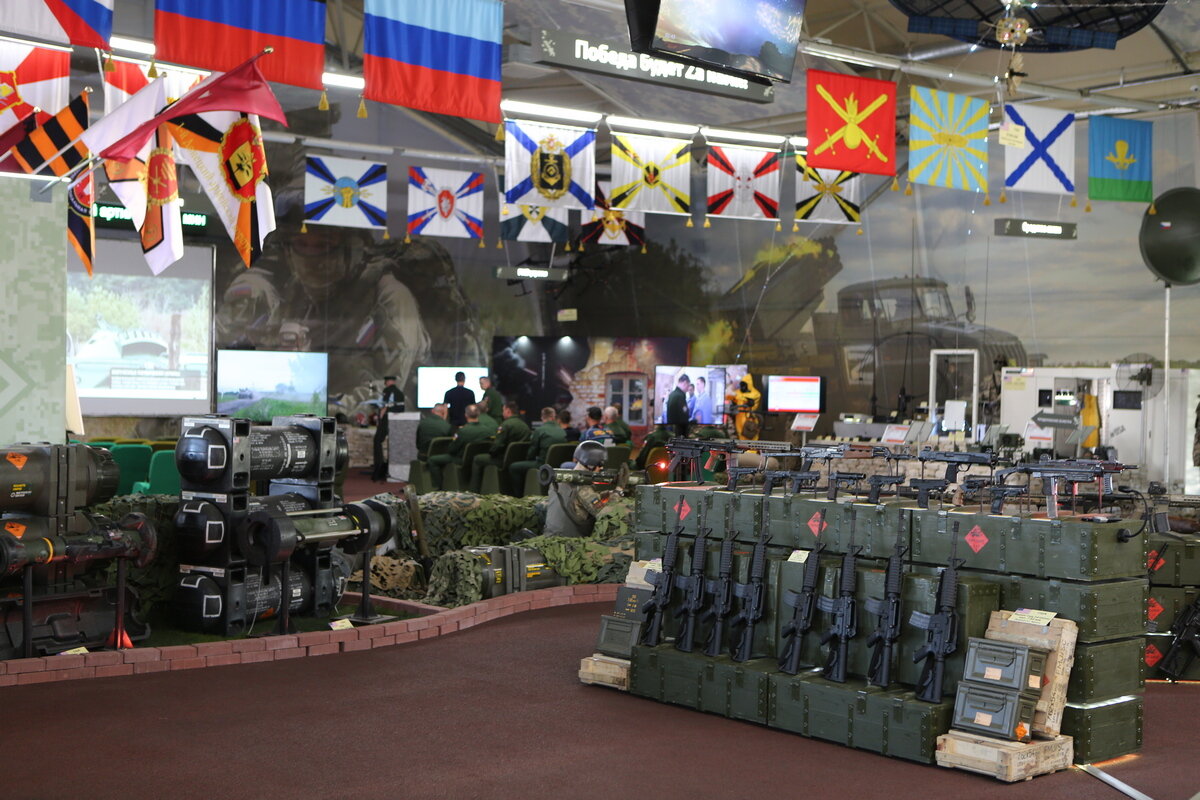 ТРОФЕЙНАЯ ТЕХНИКА ВСУ ПРЕДСТАВЛЕНА В ПАРКЕ ПАТРИОТ