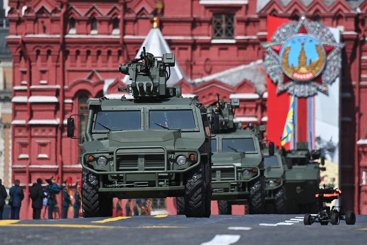 Бронеавтомобили «Тигр-М» с боевым модулем «Арбалет-ДМ» на военном параде, посвящённом 77-й годовщине Победы в Великой Отечественной войне, на Красной площади в Москве, 9 мая 2022 года / Фото: Евгений Одиноков/РИА Новости