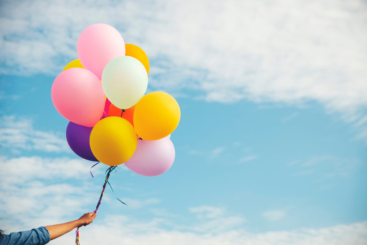 С окончанием начальной школы! Фото из стока