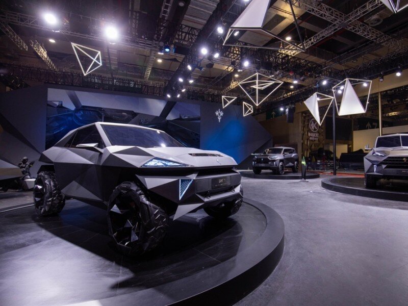    Karlmann Zr, Ti и Pt — огромные футуристичные автомобили с 6,8-литровым двигателем [ФОТО]