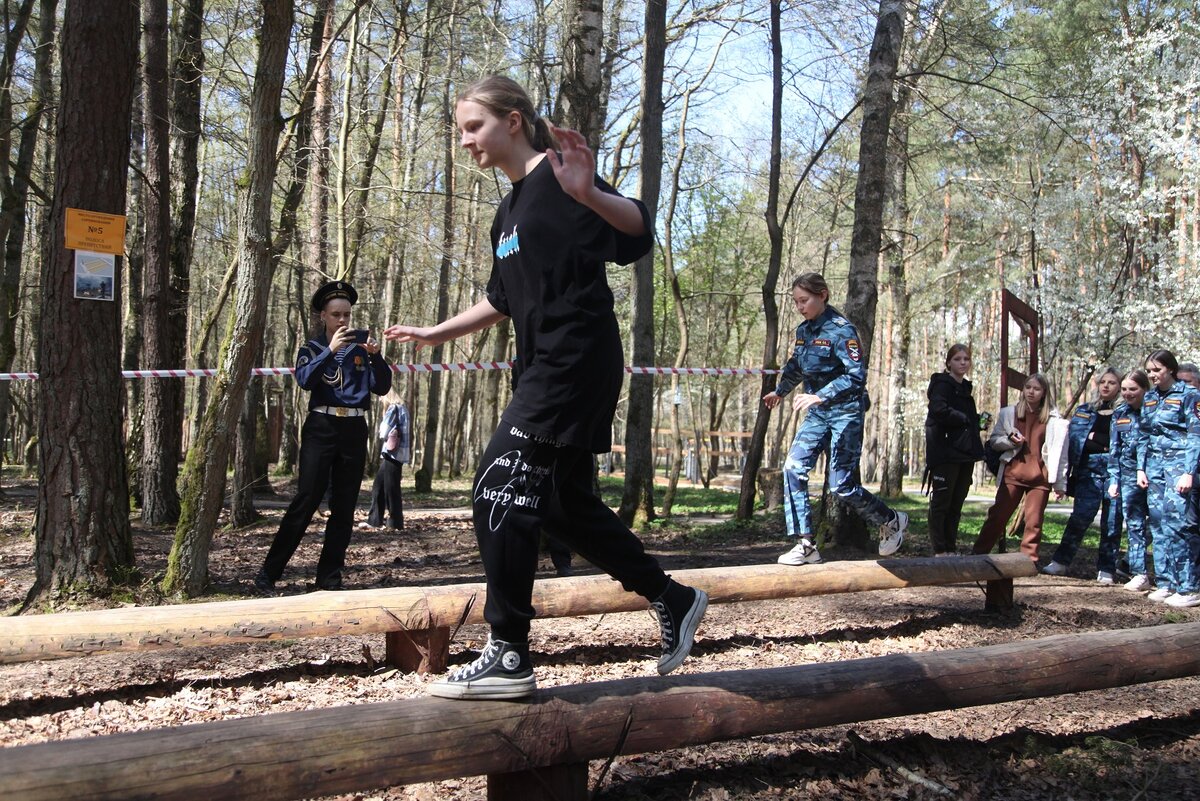 Военно спортивная полоса препятствий. Военно-спортивные игры. Полоса препятствий. Полоса препятствий игра. Конкурсные препятствия.