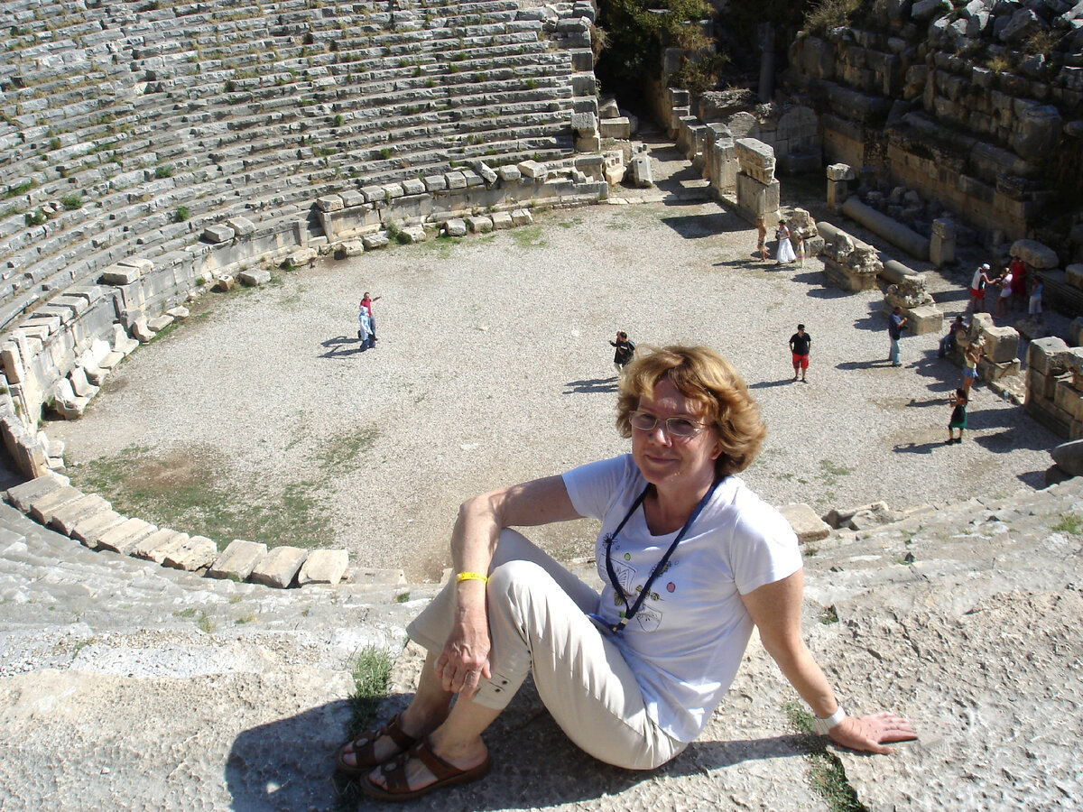 Автор в амфитеатре