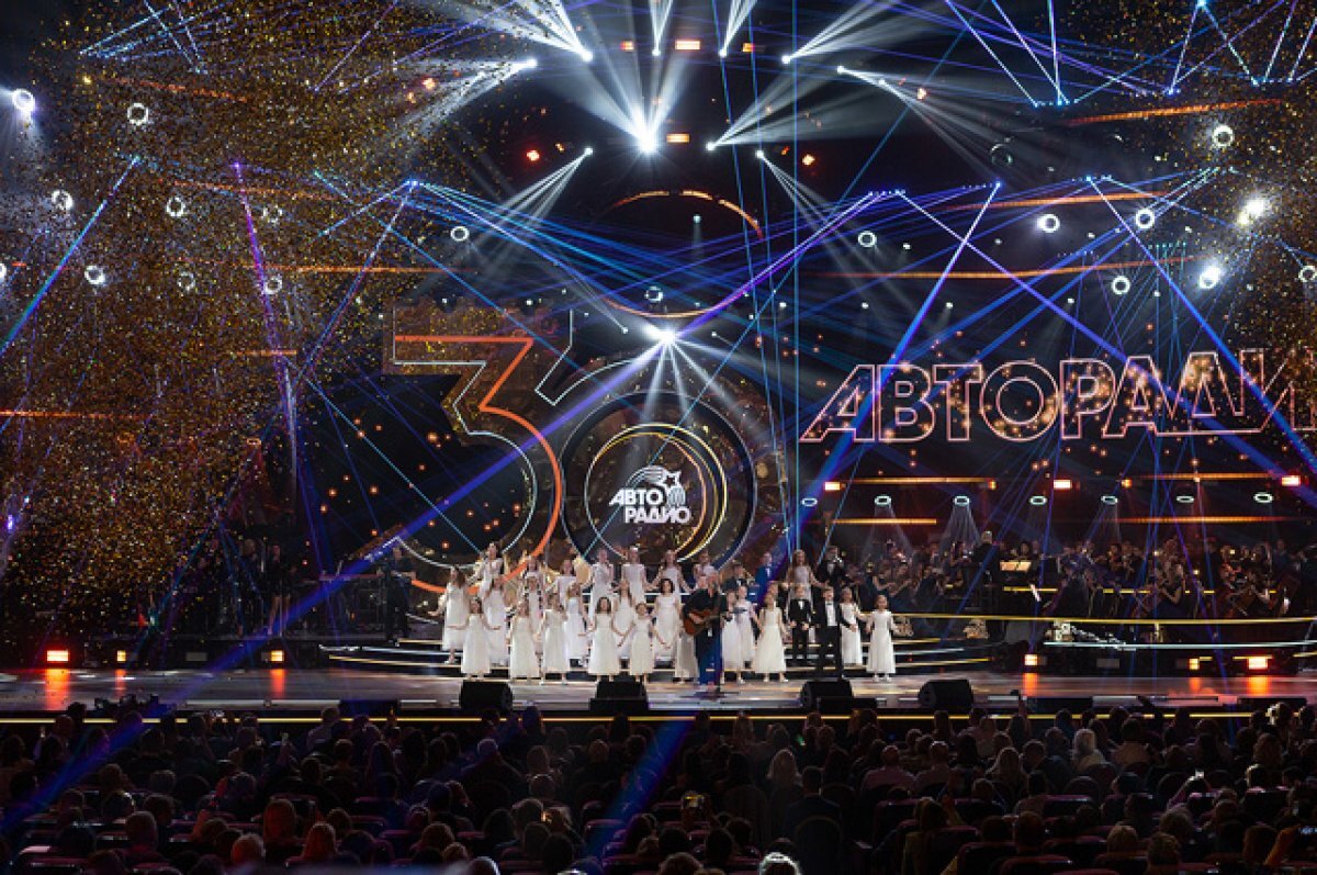    Живой звук и симфонический оркестр. Юбилей популярной радиостанции