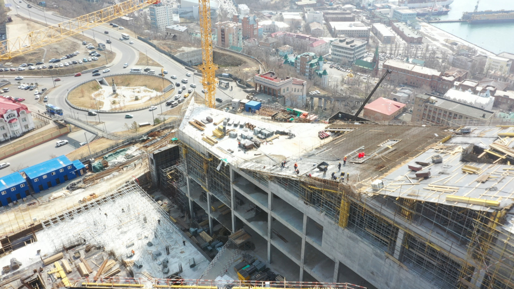 Строительство наклонного перекрытия - будущей эксплуатируемой кровли