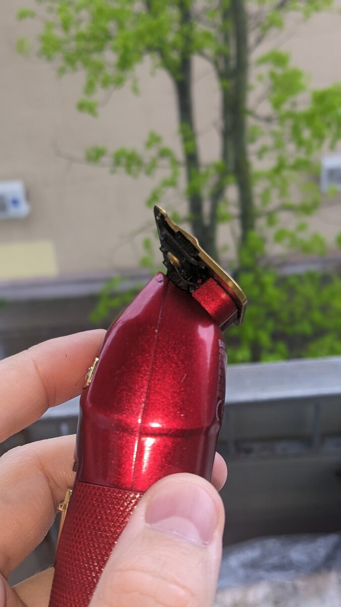 Вид триммера в профиль) 