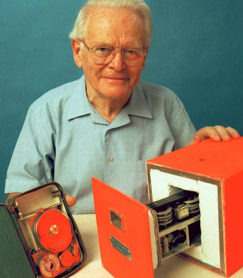 Изобретатель черного ящика - австралийский ученый Дэвид Уоррен