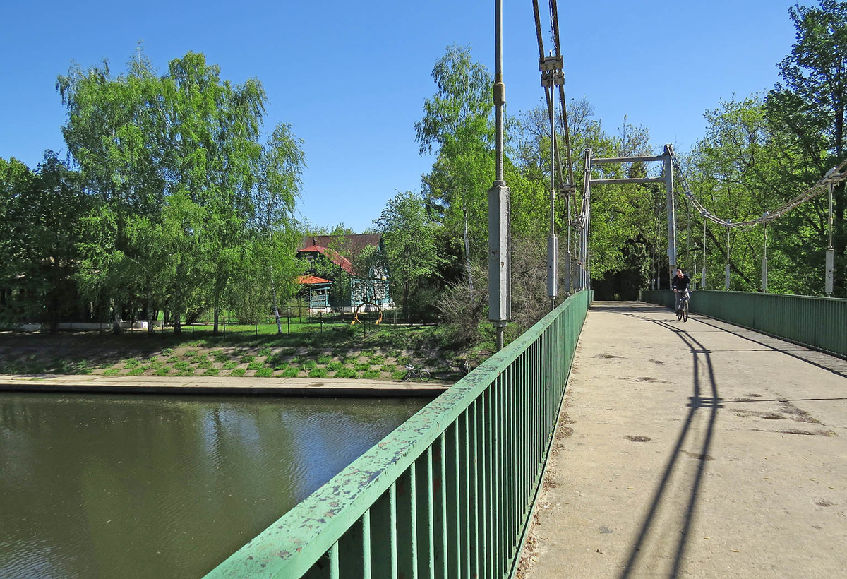 Мичуринский питомник. Мост на набережной. Мост на набережной Мичуринск. Прогулка по речке Мичуринска. Лестница на набережной Мичуринск.