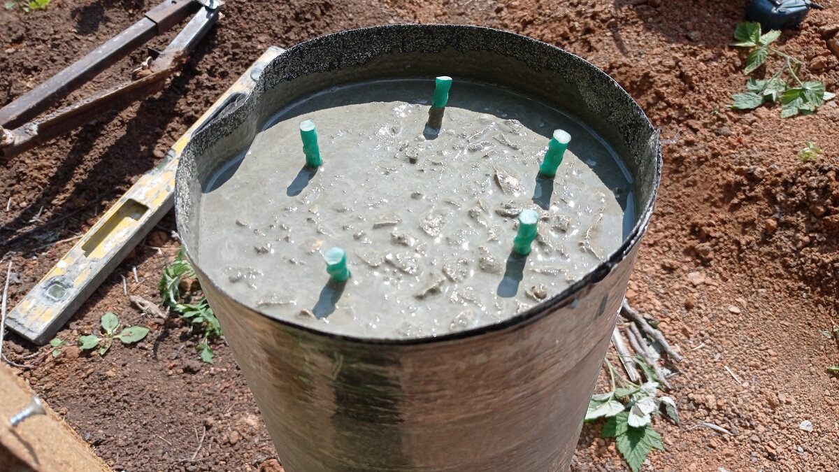 Недоделанная свая.