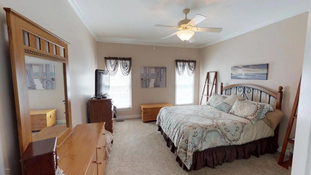    Главный блогер планеты выкупил целый район — для себя, своей семьи и коллег