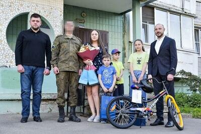    8-летний Ваня из Солнечногорска с папой, который защищает Родину в рамках спецоперации © Пресс-служба Главного управления территориальной политики Московской области