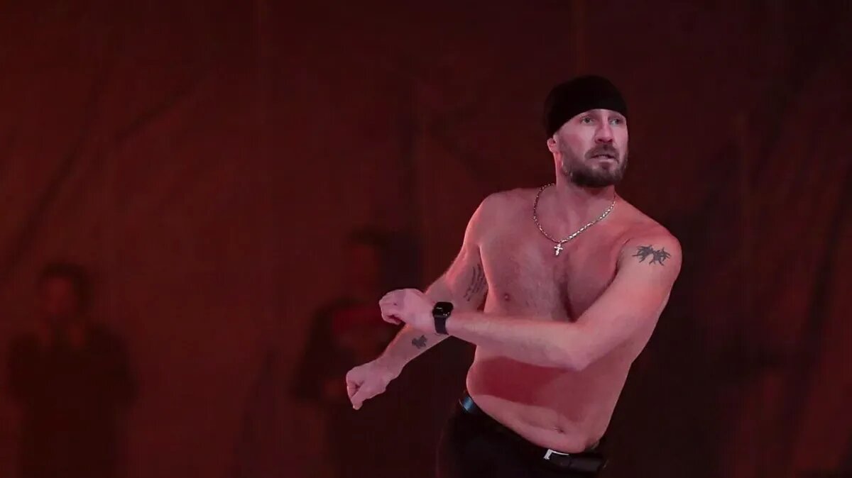 Стоп-кадр из выступления Романа Костомарова