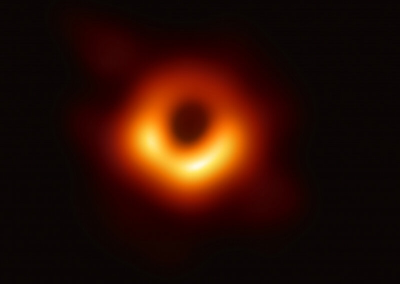 Первая фотография аккреционного диска черной дыры. Источник изображения: Event Horizon Telescope