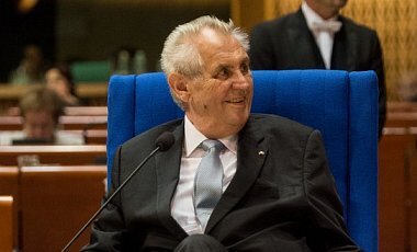  Президент Чехии сказал, что Украина не может требовать официальных извинений, так как он высказал свое личное мнение. Поделиться:Милош Земан (фото - ЕРА)