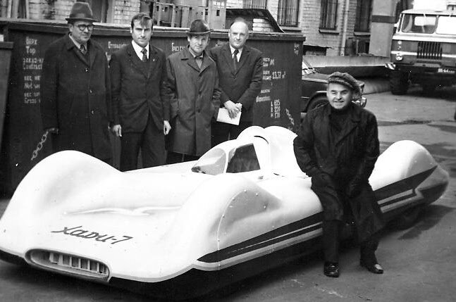 Владимир Никитин восседает на ХАДИ-7. Задолго до легендарной "девятки"