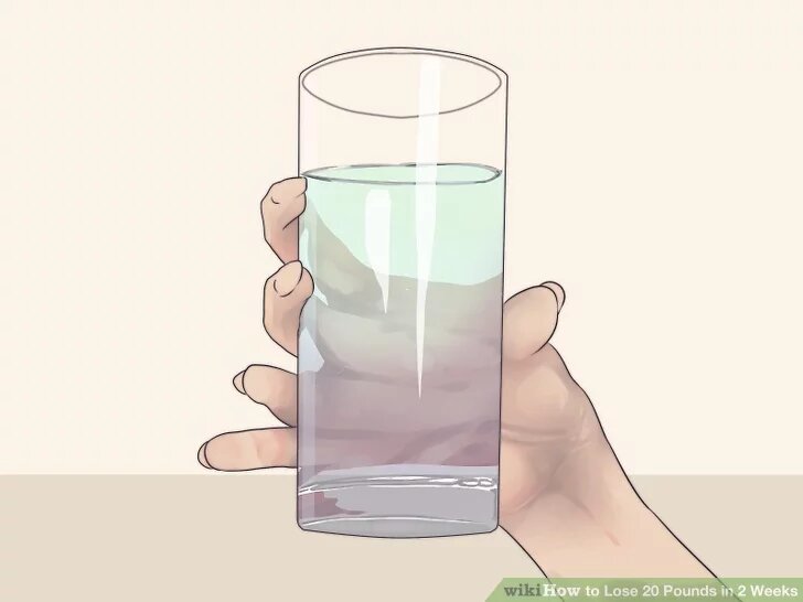 1Выключатель пить только воду.Вода вымывает вашу систему, удаляя ненужные токсины, что делает его легче потерять вес. Кроме того, вода не содержит калорий, что делает его гораздо лучшим выбором, чем сладкие напитки. В самом деле, если вы можете ограничивать себя только водой, ваши шансы потерять вес будет увеличиваться. Если вам нужно что-то ароматизированные время от времени, выбирать несладкий чай.