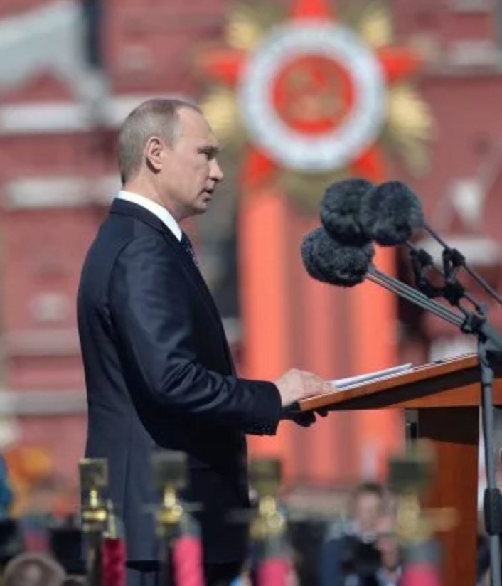 В.В. Путин: «Уроки истории не дают нам ослепнуть. За новыми угрозами проступают всё те же старые уродливые черты: эгоизм и нетерпимость, агрессивный национализм и претензии на исключительность»