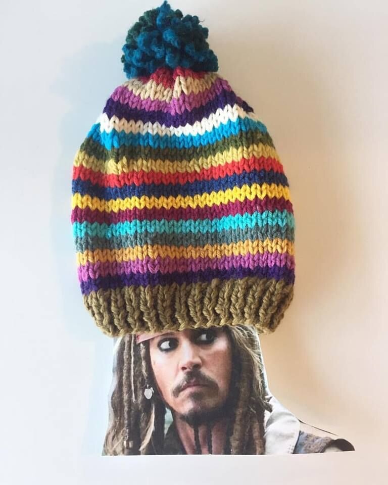 шапка из остатков пряжи спицами. шапочка из остатков пряжи. шапка тунисской вязкой. шапка из остатков пряжи. шапка из остатков пряжи.