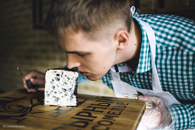 (сомелье знает толк в ношеных мужских носках!) 