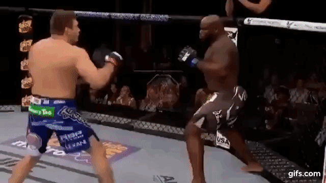 Митрион нокаутирует Льюиса...