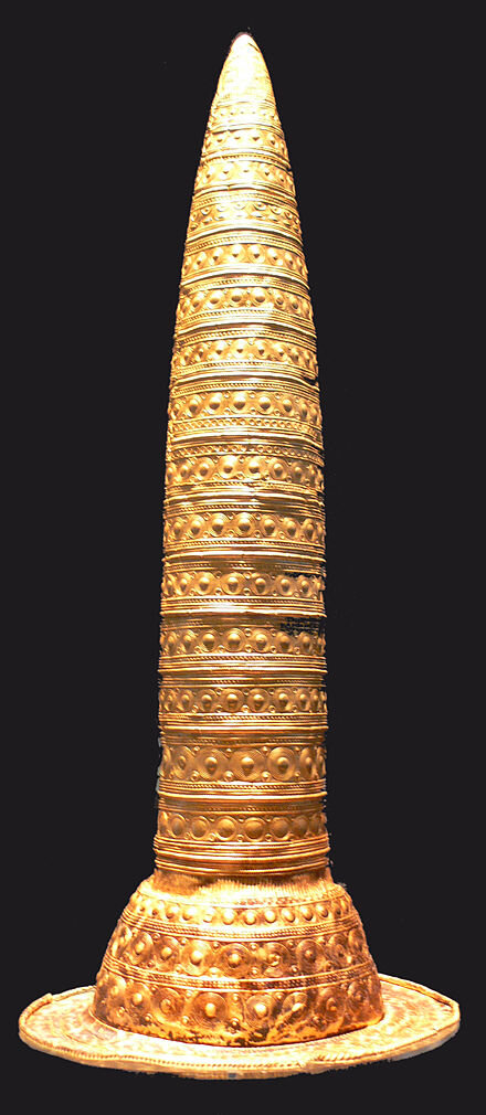 золотая шляпа.Находится в музеях Германии.