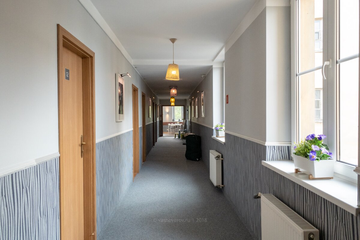 В конце коридора — кухня. 