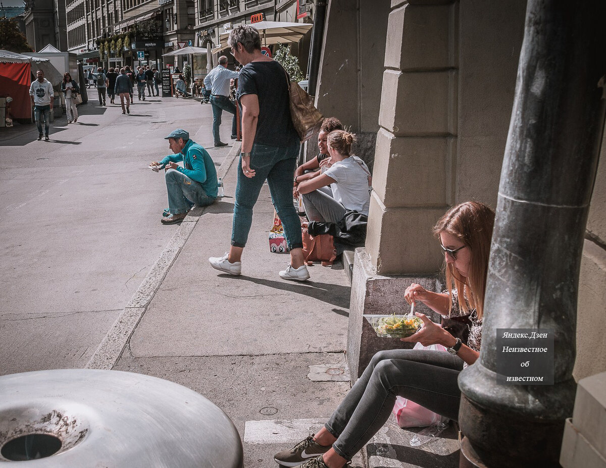 ?Богатая Швейцария ест на улице из пластиковых мисок. Потому что дорого (фото)