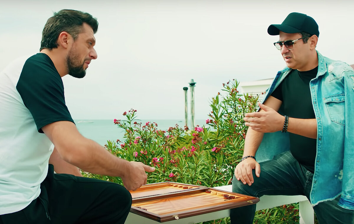 галустяна хочу тебя любицца. михаил галустян жорик. леопардовое платье из клипа галустяна. галустяна хочу тебя любицца. михаил галустян жорик.